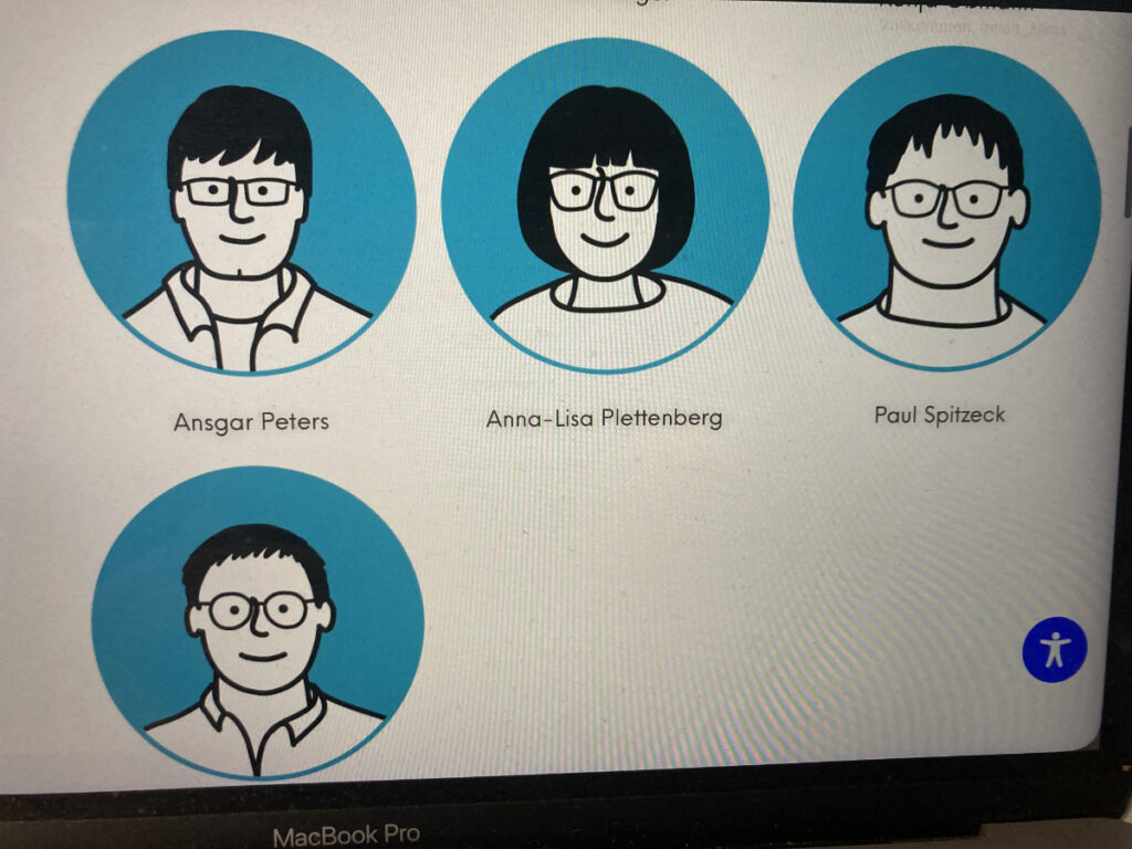 vier gezeichnete Portraits sind zu sehen